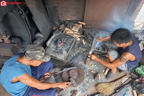 Gia đình 4 đời lưu giữ nghề rèn truyền thống