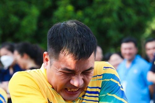 Những màn kéo co gay cấn tại Giải thể thao Đảng ủy Khối CCQ tỉnh