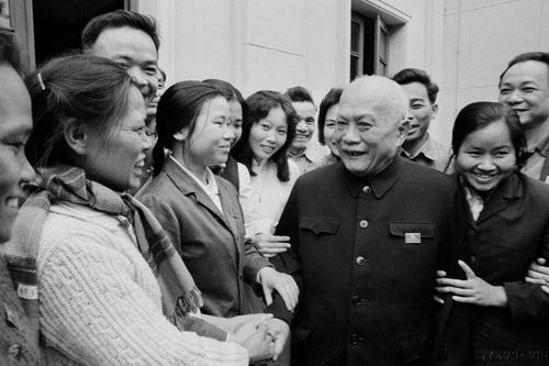 Chủ tịch Tôn Ðức Thắng - Tấm gương mẫu mực về đạo đức cách mạng