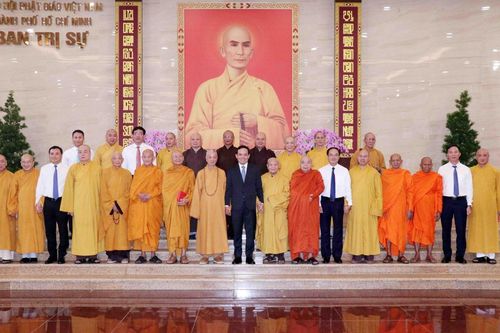 Phó Thủ tướng Trần Lưu Quang chúc mừng Đại lễ Vu Lan tại TP.HCM