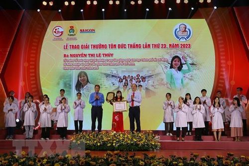 Trao Giải thưởng Tôn Đức Thắng tặng các công nhân, kỹ sư tiêu biểu