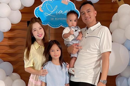 Duy Uyên nhóm Mắt Ngọc về VN tổ chức tiệc thôi nôi cho quý tử
