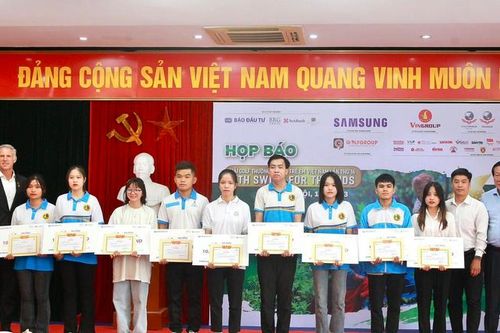 Quỹ học bổng giúp nhiều trẻ em khó khăn chạm tới ước mơ