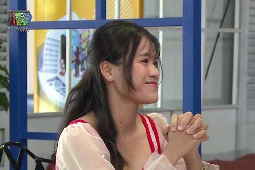 Cô gái tìm người yêu 'chỉ nhìn quán trà sữa, mỳ cay là phải biết ý dẫn vào ăn'