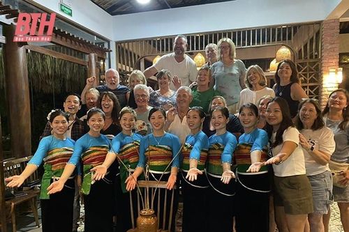 Du lịch cộng đồng và cộng đồng làm du lịch – cách làm của Bá Thước