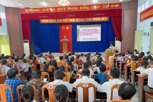 Phú Thiện bồi dưỡng chính trị hè cho đội ngũ cán bộ, giáo viên