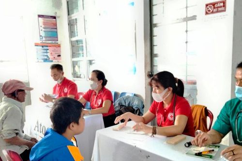 Khám bệnh, phát thuốc miễn phí cho 500 lượt người nghèo xã Đất Bằng