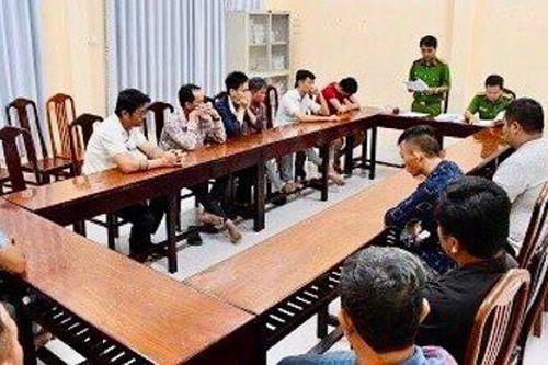 Khởi tố 16 đối tượng về hành vi tổ chức đánh bạc và đánh bạc