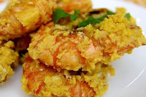 Cuối tuần đổi vị với tôm rang trứng muối