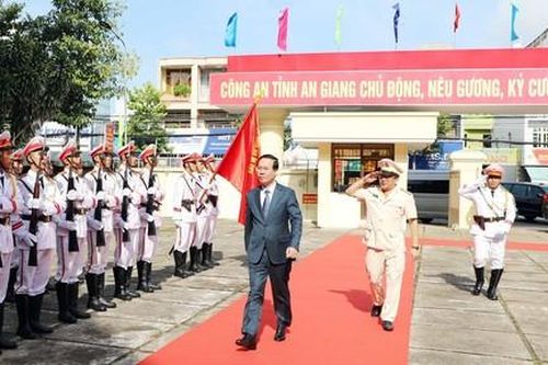 Chủ tịch nước Võ Văn Thưởng đến thăm, làm việc với Công an tỉnh An Giang