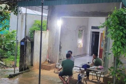 Đánh vợ tử vong vì mải xem điện thoại