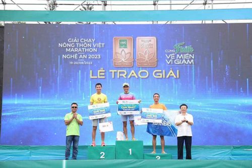 Giải chạy 'Nông thôn Việt Marathon-Nghệ An 2023: Cùng Faith về miền ví, giặm' thành công tốt đẹp