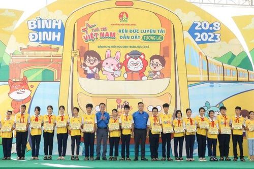Hơn 27 tỷ đồng công trình, phần quà tặng thiếu nhi trong dịp hè