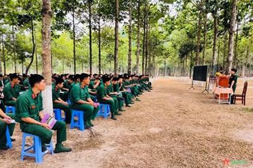 'Mềm hóa' việc tuyên truyền, giáo dục pháp luật ở Sư đoàn 9 (Quân đoàn 4)