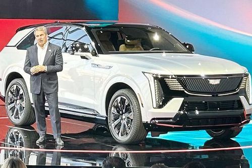 Cadillac Escalade IQ 2024 - SUV điện 'cái gì cũng lớn' giá hơn 3 tỷ đồng