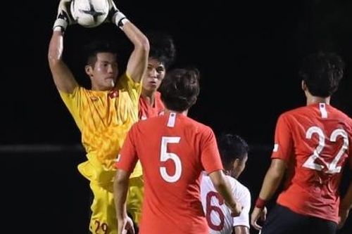 Cựu thủ môn U19 Việt Nam nhận án phạt cực nặng vì lý do bất ngờ