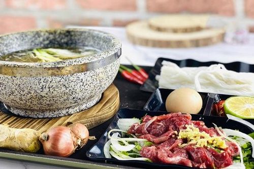 Về Ninh Bình thưởng thức phở dê bát đá ngon đúng điệu