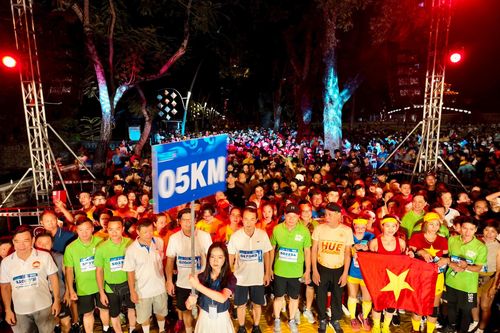 Hue Jogging 4 với chủ đề 'Nâng bước em đến trường'