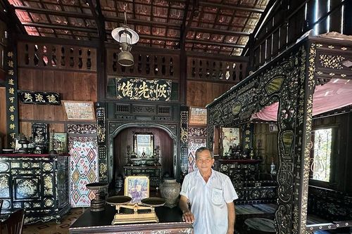 Ngôi nhà đặc biệt ở miền Tây ai vào cũng thích thú bởi 'báu vật'