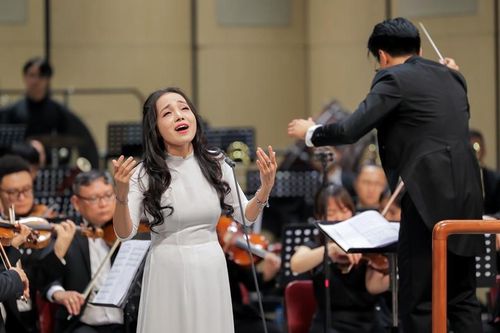 Ấn tượng tiếng đàn Bùi Công Duy và giọng hát Lan Anh