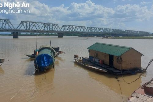 Khát vọng an cư của xóm vạn chài bên dòng Lam