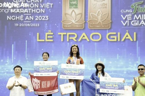 Bế mạc và trao thưởng Giải chạy 'Marathon - Nghệ An 2023: Cùng Faith về miền ví, giặm'