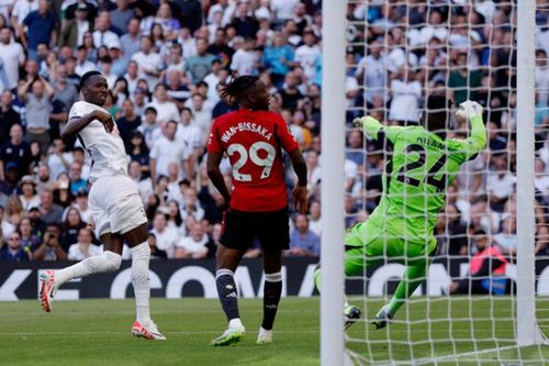 Quỷ đỏ gục ngã tại Tottenham Hotspur