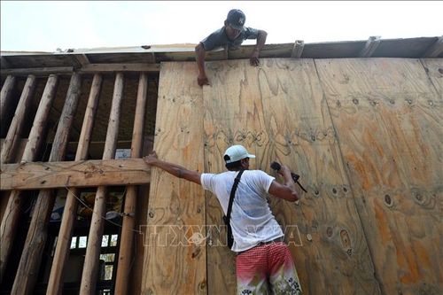 Mỹ, Mexico đẩy mạnh công tác phòng, chống bão Hilary