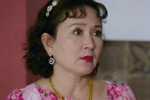 NSND Minh Hòa tiết lộ mối quan hệ của dàn cast phim Món Quà Của Cha