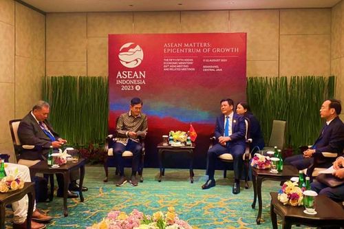 Bộ trưởng Nguyễn Hồng Diên tiếp và làm việc với Chủ tịch Phòng Thương mại và Công nghiệp Indonesia