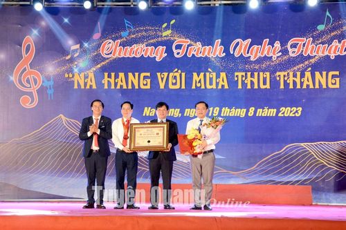 Na Hang nhận kỷ lục nhiều mâm cỗ nhất Việt Nam
