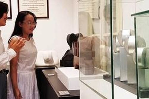 Hiện vật & nỗi lo bảo quản
