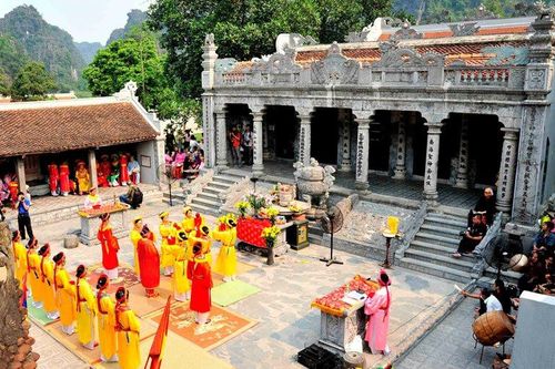 Ba ngôi đền thiêng ở Ninh Bình