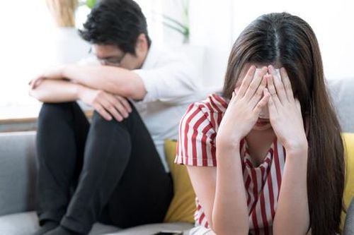 Chồng ngoại tình, vợ đau đớn chấp nhận tha thứ chỉ vì một chuyện buồn ở trong quá khứ