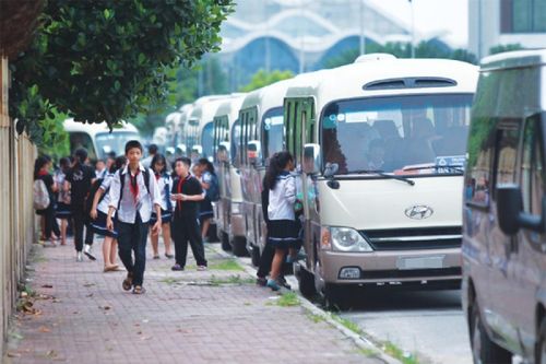 Xe ô tô đưa đón học sinh phải có nhận diện riêng?