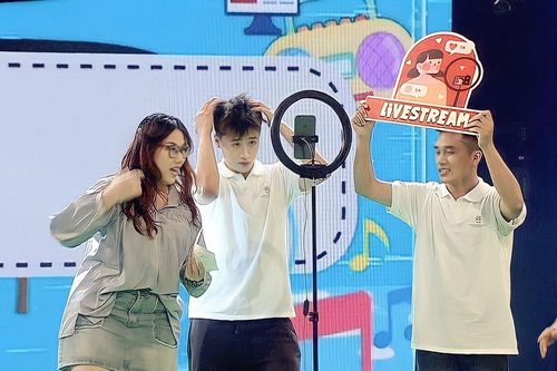 Sinh viên thế hệ mới: 'Chắp cánh' ước mơ cho sinh viên từ những dự án cộng đồng