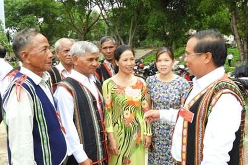 Chống biểu hiện cơ hội về chính trị trong Đảng - nhiệm vụ cấp bách, thường xuyên