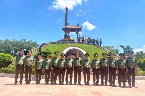 Phòng Quản lý xuất nhập cảnh Công an TP Đà Nẵng về nguồn tại Quảng Trị