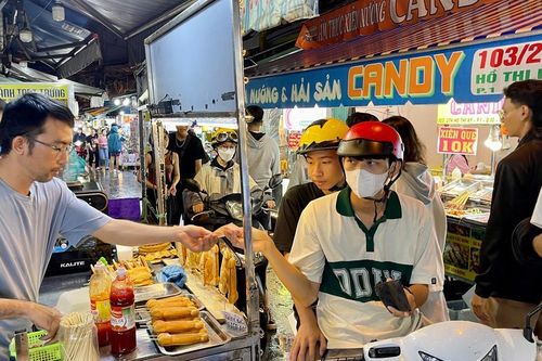 Hoạt động kinh tế, văn hóa đêm: Vẫn đang đi tìm sự độc đáo
