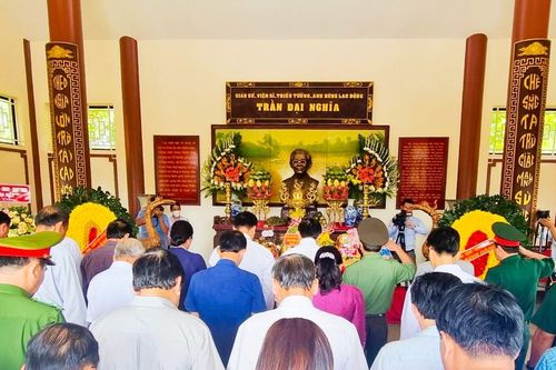 Dâng hương kỷ niệm 26 năm Ngày mất Giáo sư Trần Đại Nghĩa