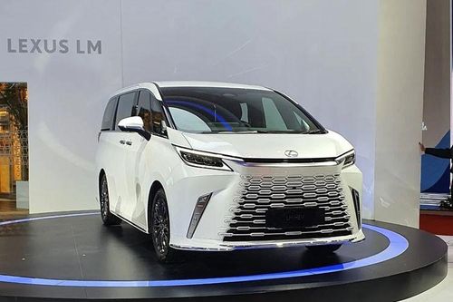 Cận cảnh Lexus LM 350h 2024 - MPV 4 chỗ sang chảnh, màn hình 48 inch