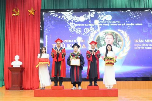 Tân cử nhân, kỹ sư ICTU rạng rỡ ngày tốt nghiệp