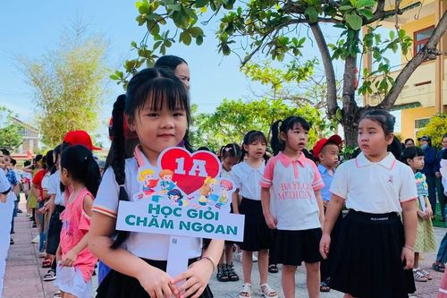 Hơn 18.000 học sinh lớp 1 ở Quảng Bình tựu trường