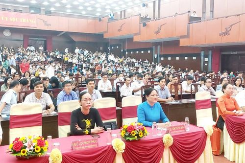 Gần 16.000 giáo viên được bồi dưỡng, tập huấn lý luận chính trị