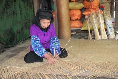Độc đáo nghề đan chiếu cót của người Tày ở Cao Bằng
