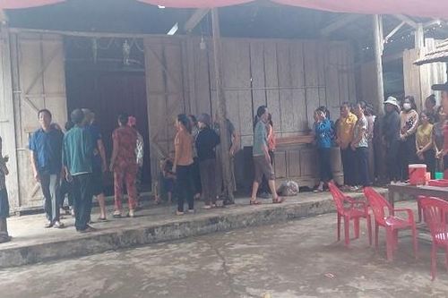 Bị sét đánh, chồng tử vong, vợ phải đi cấp cứu