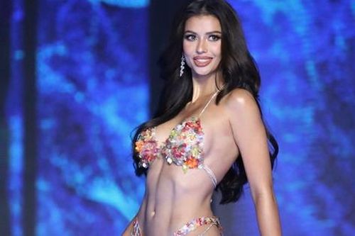 Bikini táo bạo trong đêm chung kết Hoa hậu Hoàn vũ Thái Lan 2023