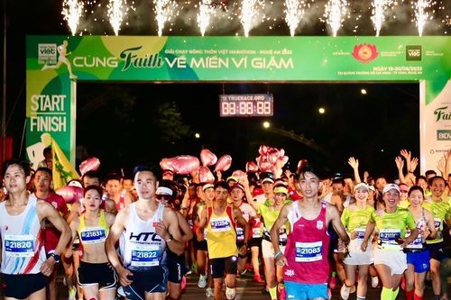 Hơn 4.000 VĐV tham gia giải chạy 'Cùng Faith về miền Ví Giặm'