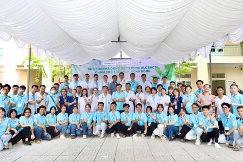Dược Hậu Giang khám bệnh, phát thuốc cho người dân vùng biển Nghệ An