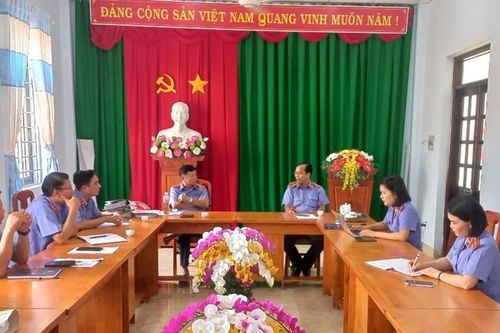 Trực tiếp kiểm tra việc thực hiện Quy định của Bộ luật Tố tụng hình sự về án trả hồ sơ điều tra bổ sung